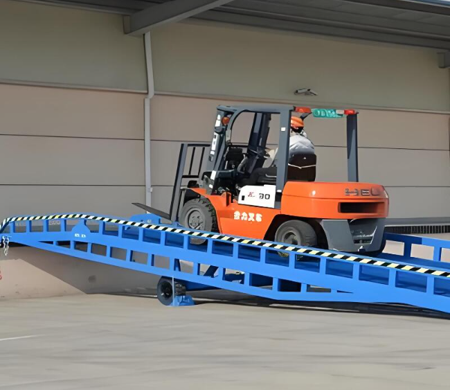 民丰移动式卸货平台（叉车用）